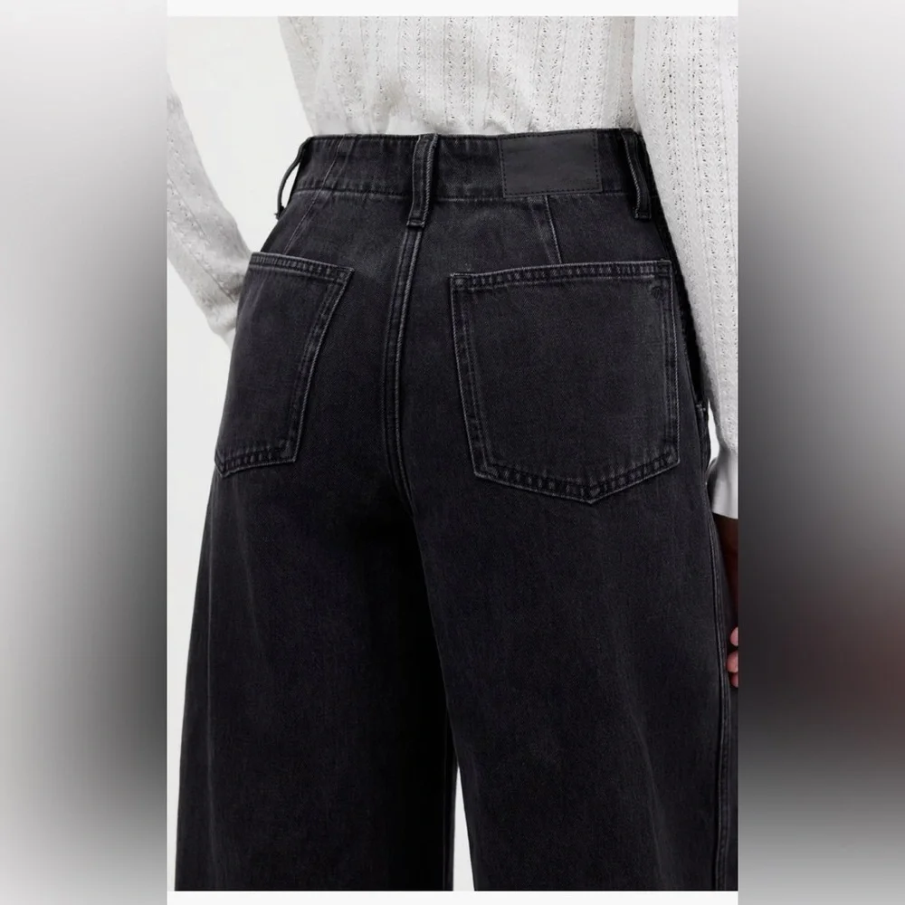 96. Madewell
Wide Sweep
Denim
Jeans
Size 29 - Picture 4 of 4